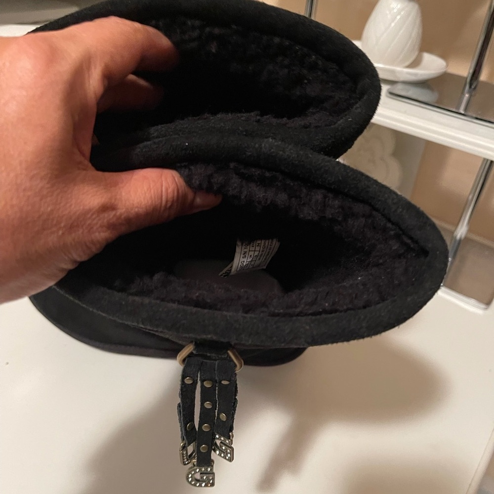 Ugg’s beautiful boots with very unique design - Picture 4 of 14